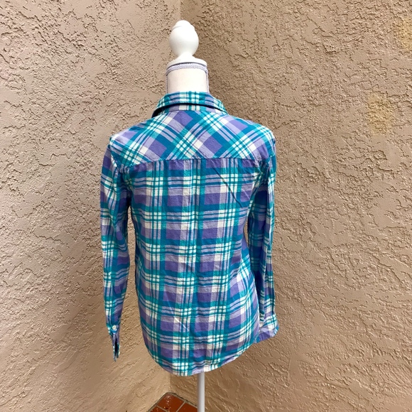H&M Blue & white plaid button down shirt - Picture 2 of 2